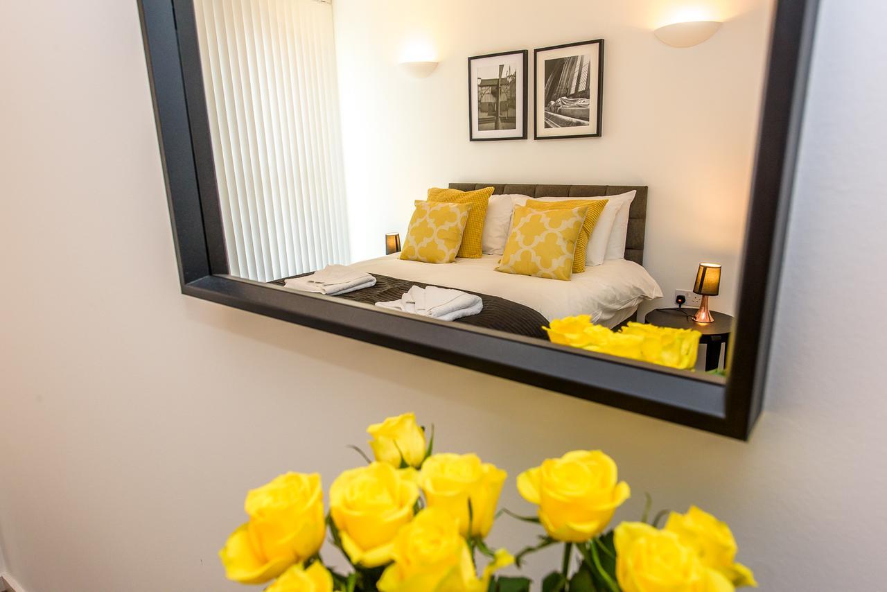 Approved Serviced Apartments Skyline Manchester Esterno foto