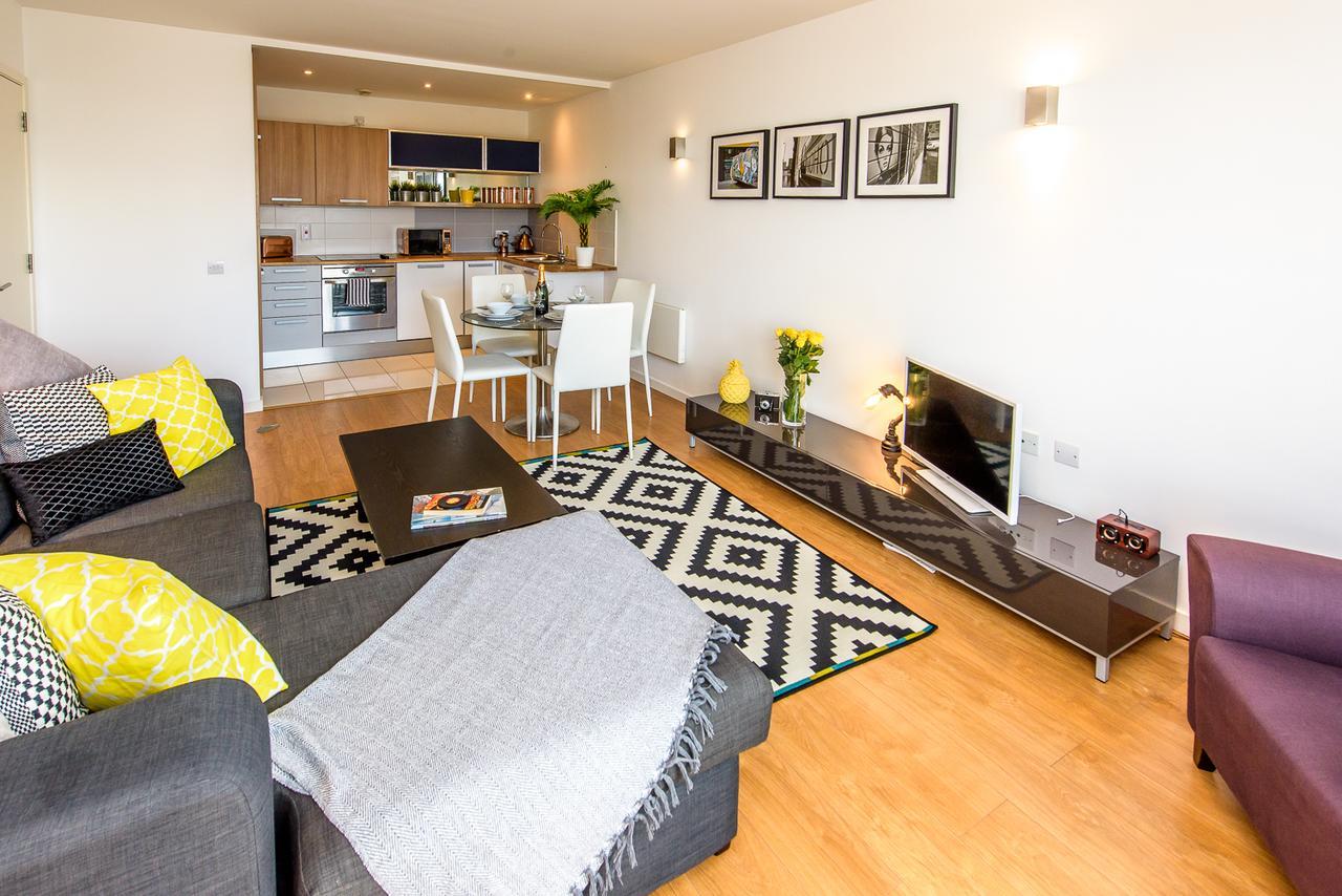 Approved Serviced Apartments Skyline Manchester Esterno foto