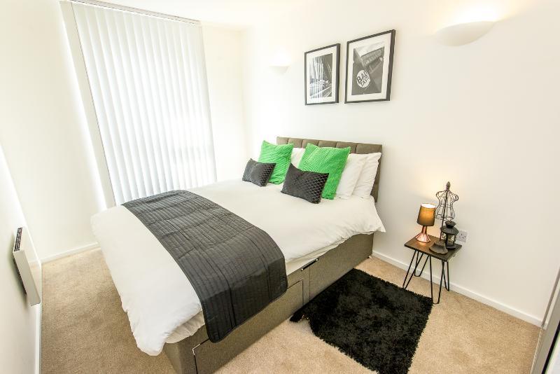 Approved Serviced Apartments Skyline Manchester Esterno foto