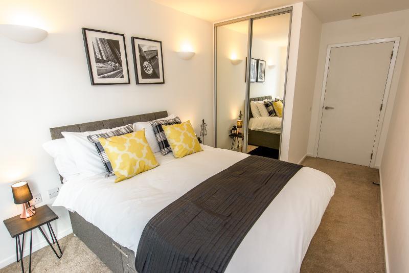 Approved Serviced Apartments Skyline Manchester Esterno foto