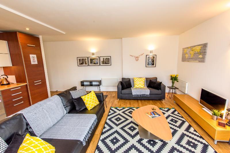 Approved Serviced Apartments Skyline Manchester Esterno foto