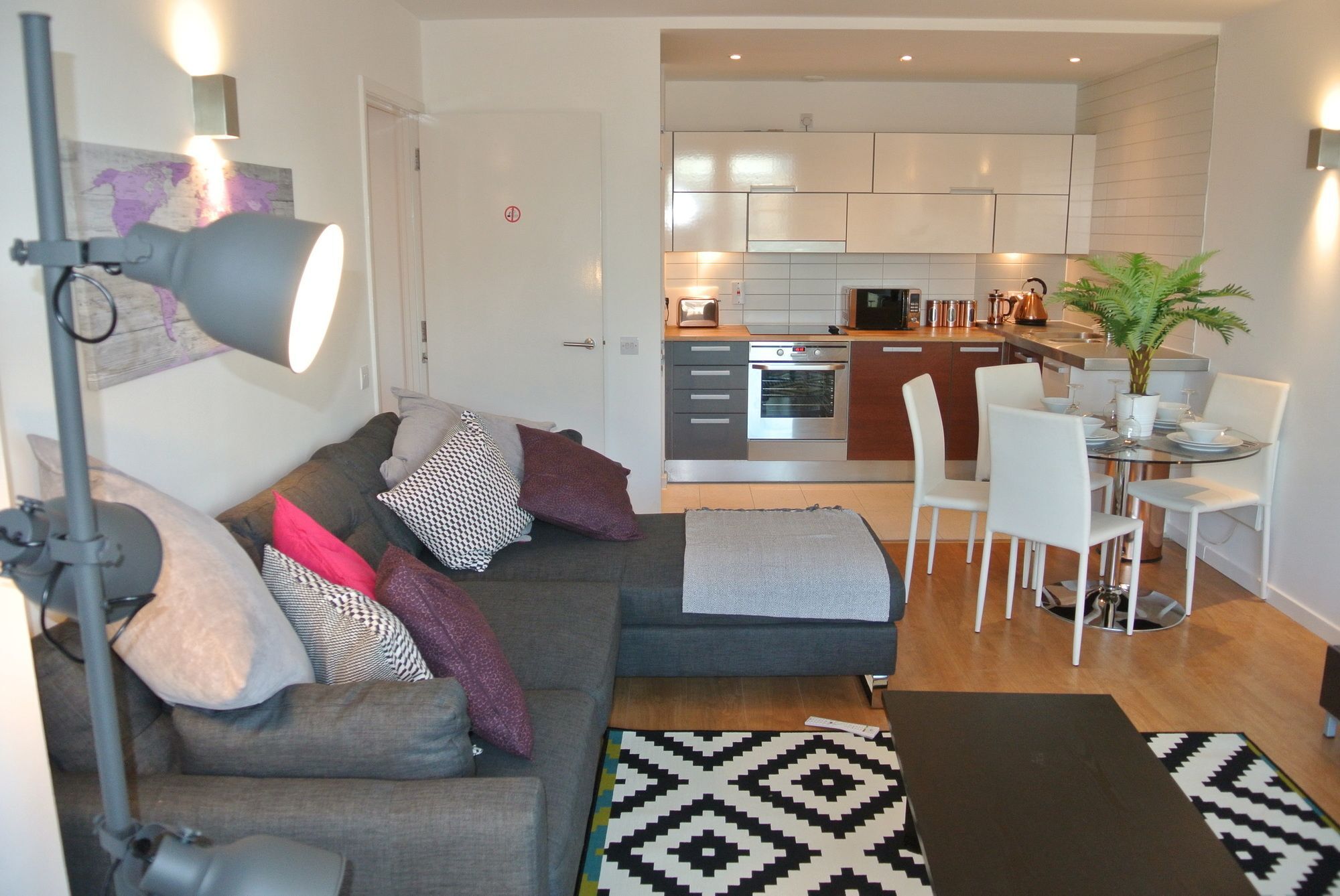 Approved Serviced Apartments Skyline Manchester Esterno foto